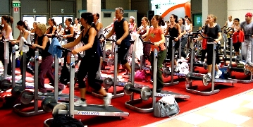 I benefici della Camminata Veloce per dimagrire gambe, cosce e glutei. Allenamento sul Tapis Roulant e Walking 