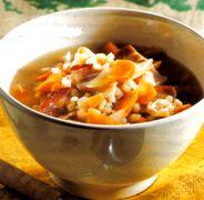 Ricette light primi piatti veloci: ricetta zuppa d' orzo con solo 210 calorie a porzione