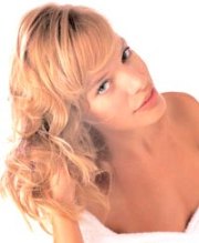 Consigli e rimedi per i capelli crespi: shampoo anticrespo e balsamo. Maschera capelli crespi fai-da-te