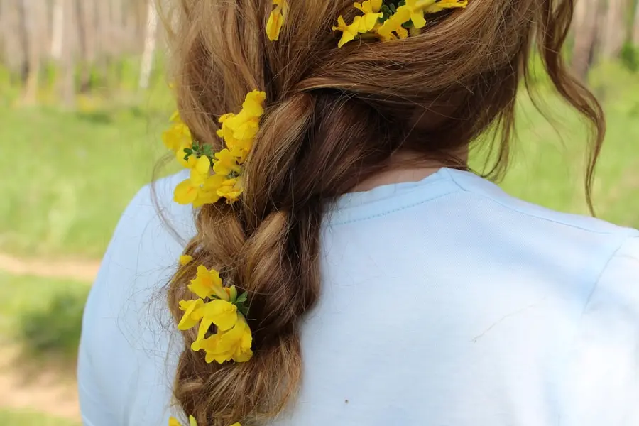 Come limitare la caduta dei capelli in primavera