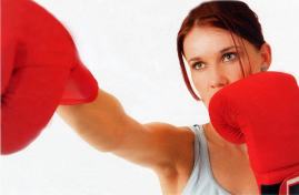 I benefici degli esercizi di Fit-boxe per dimagrire e rassodare gambe, glutei, addominali e braccia