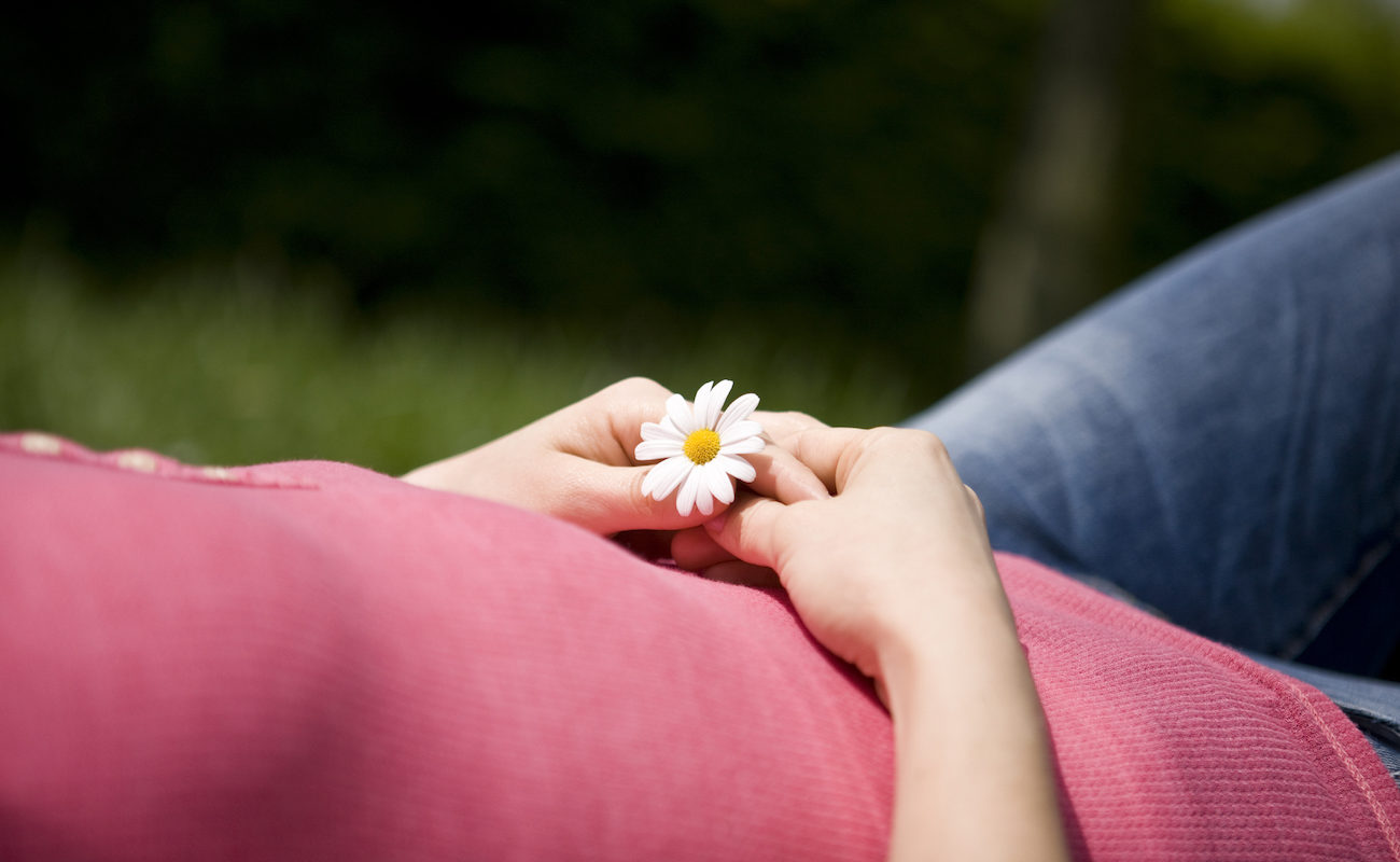 Mal di stomaco e cambio di stagione: disturbi della primavera