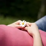 Mal di stomaco e cambio di stagione: disturbi della primavera