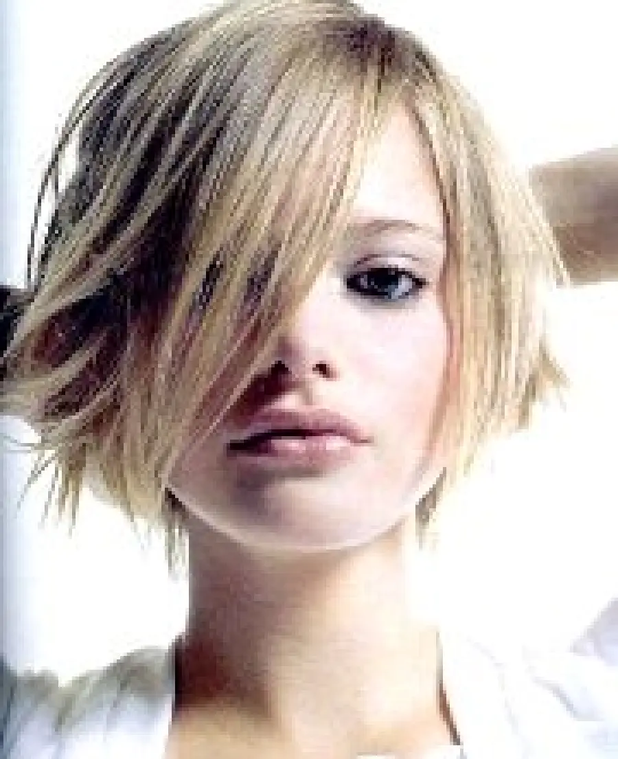 Consigli e cura capelli fini: shampoo, maschera all' argilla e taglio scalato