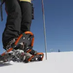 Camminare sulla neve con le ciaspole fa dimagrire