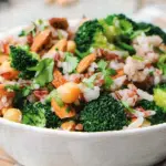 Ricetta facile: insalata di riso con ceci, broccoli, mandorle