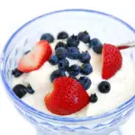 Yogurt: proprietà e ricette con yogurt bianco