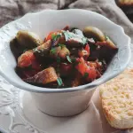 Come fare la caponata siciliana di melanzane