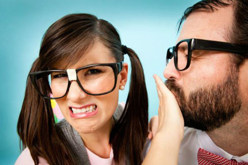 Alito cattivo: cause alitosi e rimedi