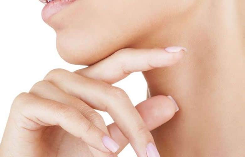 Come eliminare il doppio mento senza chirurgia