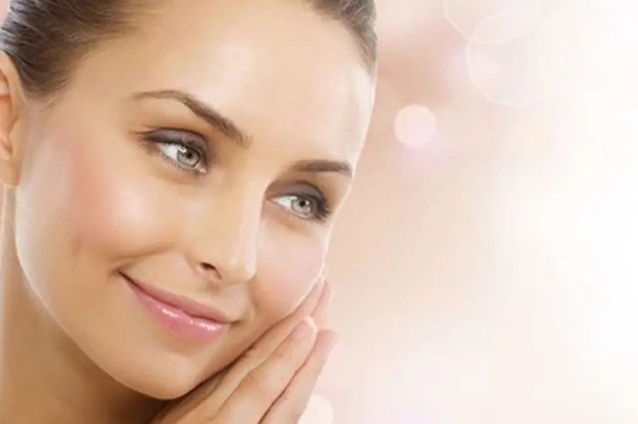Peeling viso per acne, cicatrici, macchie della pelle