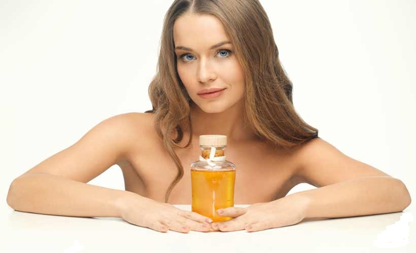 Olio per corpo, viso, capelli: come usarlo