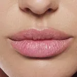 Silicone liquido per aumento labbra vietato