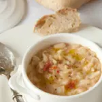 Zuppa veloce: verza e fagioli. Ricetta vegana