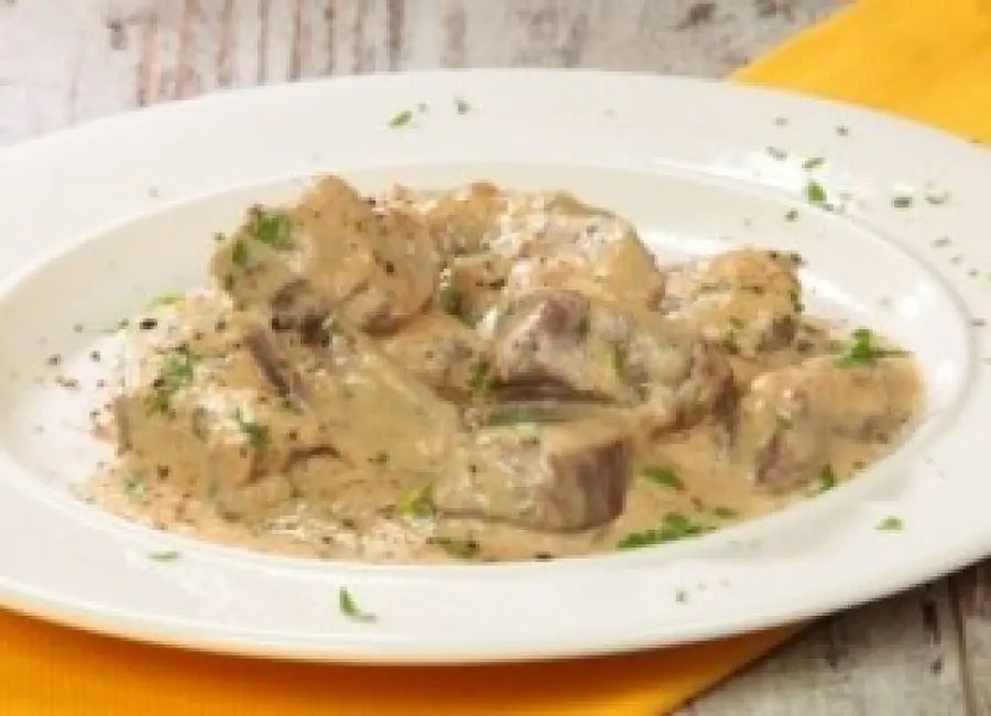 Ricetta spezzatino di vitello o manzo al limone: secondo piatto dietetico di carne