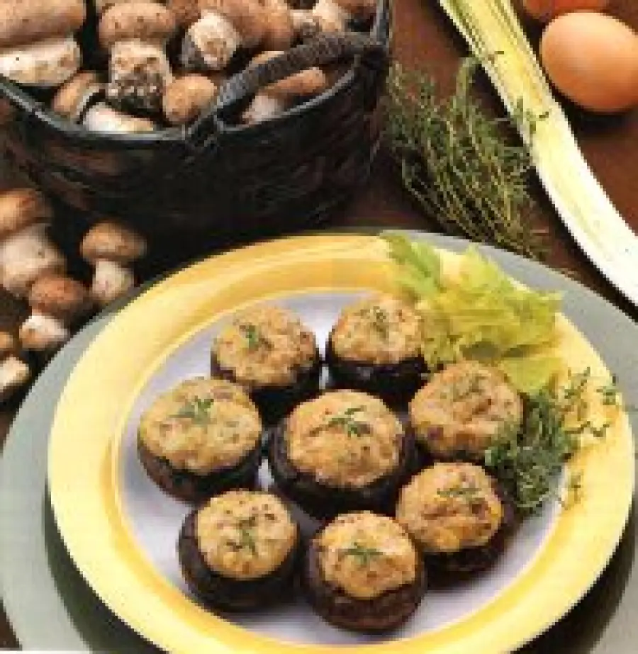 Ricetta facile funghi porcini ripieni: come antipasto o contorno
