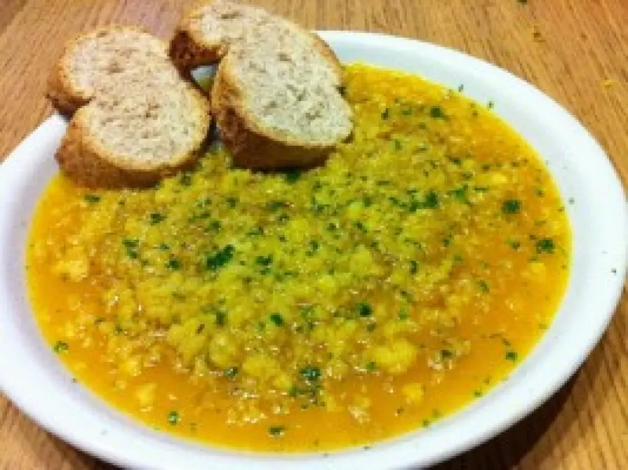 Ricetta facile minestra di zucca: primo piatto dietetico vegetariano e vegano