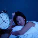 Omeopatia per insonnia: rimedi naturali. Nux Vomica per chi si sveglia nella notte
