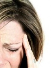 Cura mal di testa cronico: elettrostimolazione sottocutanea. Elimina il dolore dell' emicrania