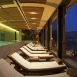 Massaggio di coppia in acqua al centro benessere Spa sul lago di Como