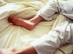 Sindrome della gambe senza riposo: cause e rimedi