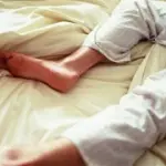 Sindrome della gambe senza riposo: cause e rimedi