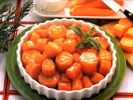 Ricetta carote glassate: contorno di verdure facile pronto in 30 minuti. Ricetta vegetariana