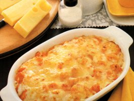 Ricetta carote gratinate con formaggio e besciamella: contorno di verdure facile ed economico