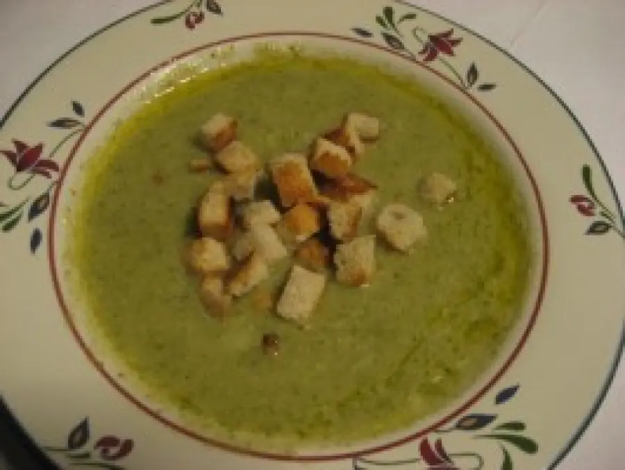 Ricetta zuppa depurativa di broccoli: vellutata di verdure vegetariana e vegana