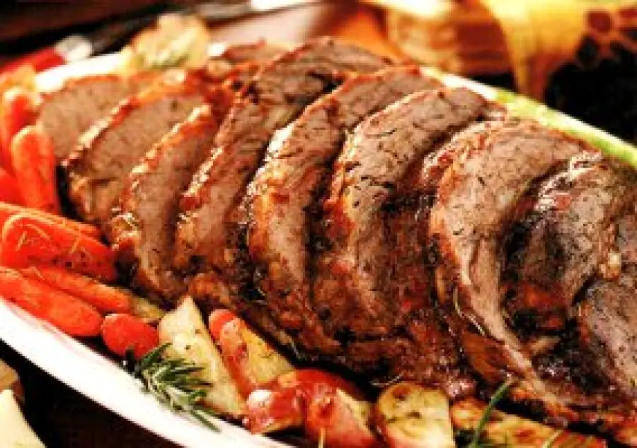 Ricetta facile arrosto di manzo marinato: secondo piatto proteico di carne