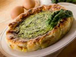 Ricetta torta salata con spinaci, ricotta, gorgonzola e uova: piatto unico completo