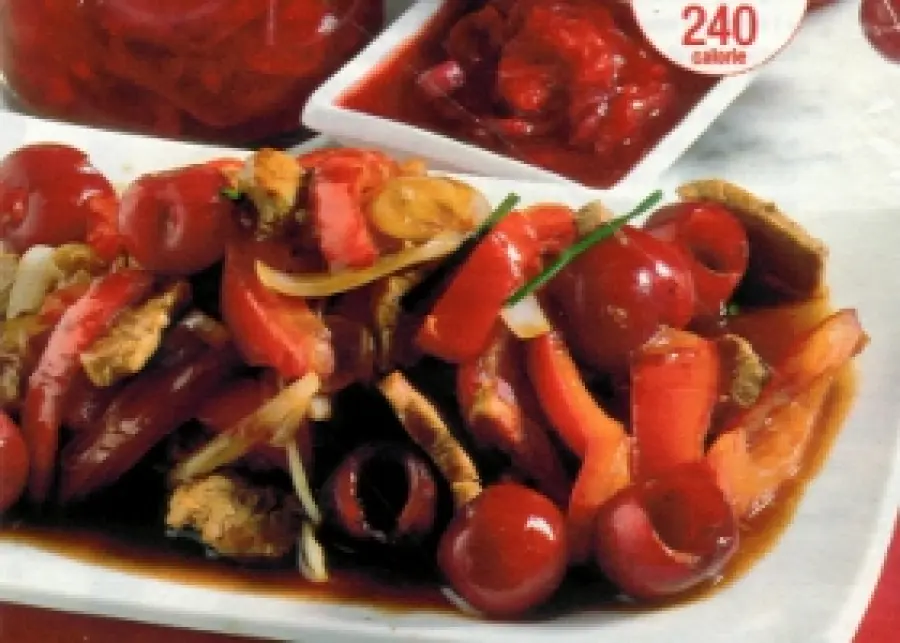 Ricetta filetto di maiale in agrodolce con ciliegie: secondo piatto da 240 calorie