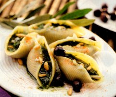 Ricetta conchiglioni di pasta con ripieno di rucola: primo piatto light di pasta