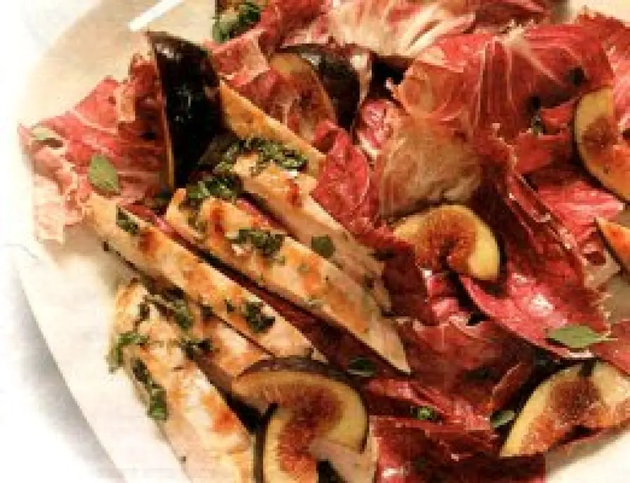 Ricetta insalata di tacchino con radicchio, melanzana e fichi: piatto da 205 kcalorie