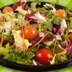 Insalate e insalatone nella dieta: proprietà dell' insalata e benefici per la salute