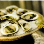 Ricetta ostriche con salsa di pistacchi: piatto di pesce da 297 calorie