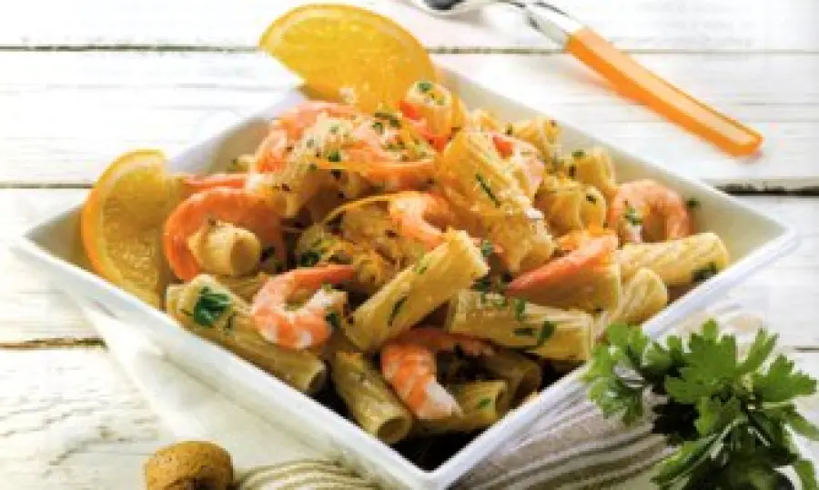 Ricetta pasta con gamberetti, mandorle tritate, scorsa d' arancia: piatto da 335 calorie