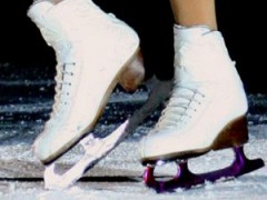 Corsi pattinaggio sul ghiaccio: allenare glutei, gambe e addominali. La scuola di Roma