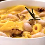 Ricetta zuppa di pasta e fagioli con funghi porcini e zafferano: piatto unico