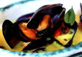 Ricetta impepata di cozze con salsa di panna e zafferano: secondo piatto pesce